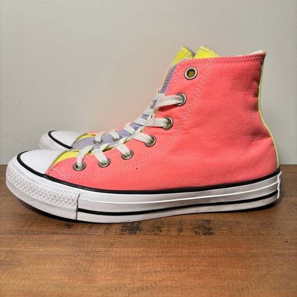 Converse Unisex Chuck Taylor All Star Canvas High Top
Sneaker Size 7 Women Shoes - Picture 8 of 8